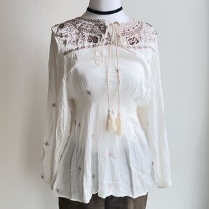 Fate Embroidered White Boho Blouse Size Small